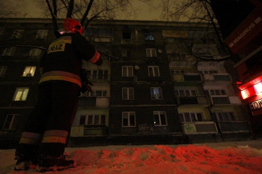 Wrocław: Pożar przy ul. Kościuszki. Jedna osoba ranna (ZDJĘCIA)