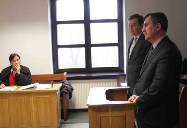 Prezydent Andrzej Dziuba i Mariusz P. podczas konfrontacji stali obok siebie