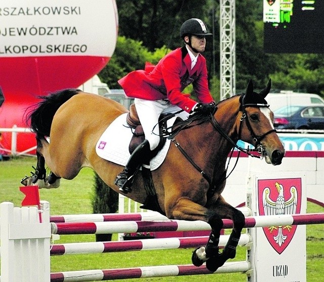 Łukasz Jończyk oprócz efektownych skoków miał wczoraj też trzy zrzutki