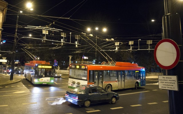 Skrzyżowanie Lubartowska-Unicka: Do wymiany jest około 10 słupów trolejbusowych
