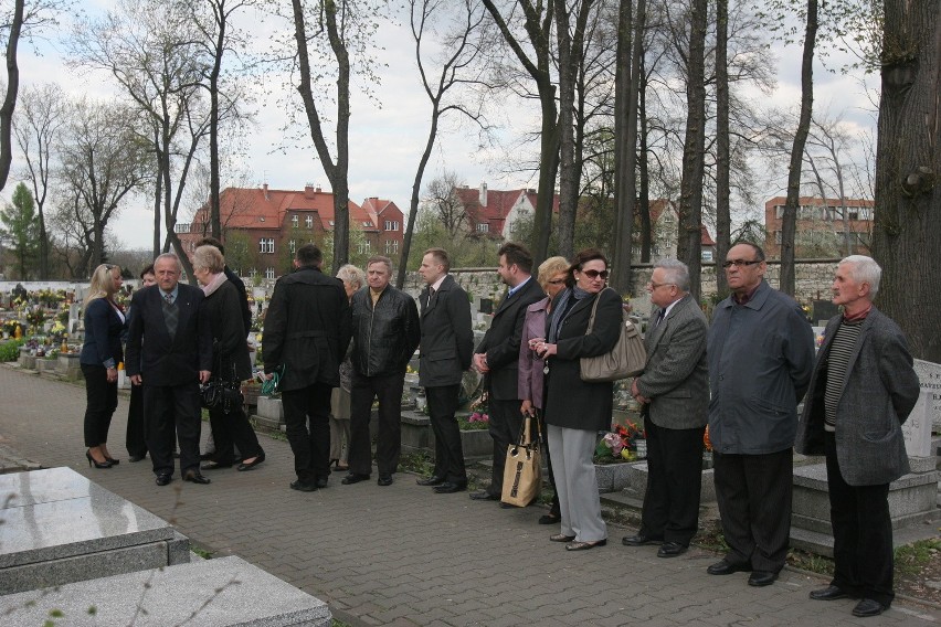 Siemianowice Śląskie: Kwiaty na grobie Barbary Blidy [ZDJĘCIA]