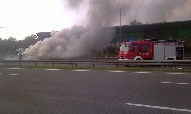 Wypadek na autostradzie? Wciąż nie ma przepisów, kto ma po...