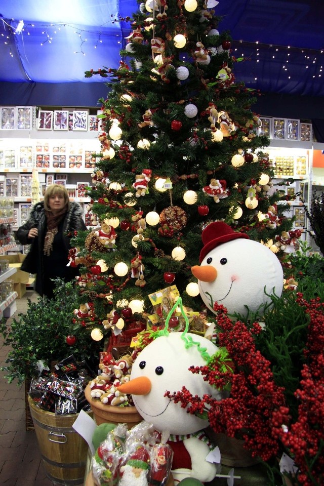 Bożonarodzeniowa ekspozycja w markecie OBI przy ul. Zwycięskiej