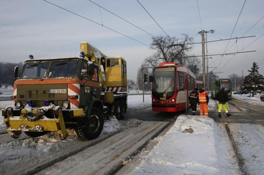 Gdańsk: Wykoleił się tramwaj, ruch przywrócony (ZDJĘCIA)