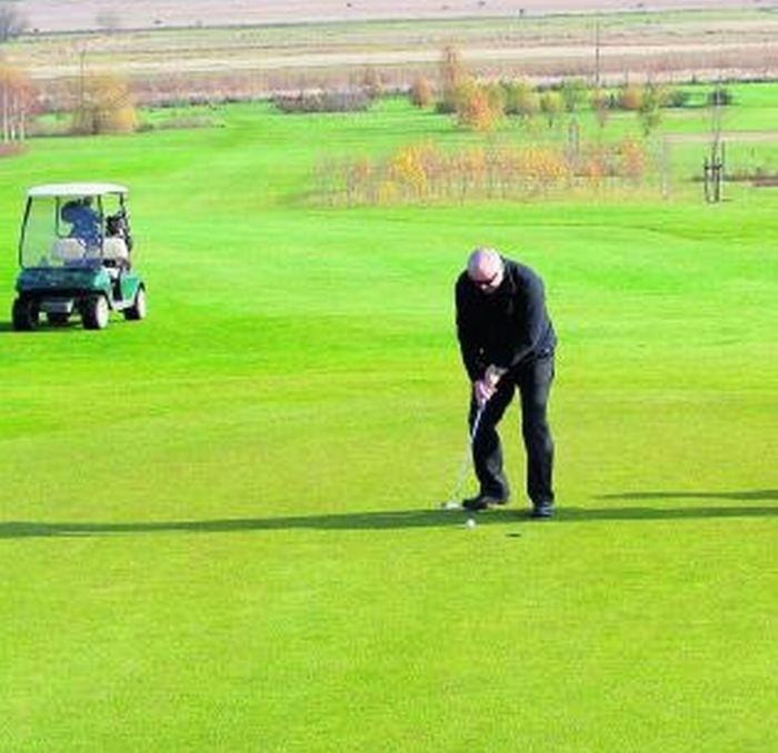 Poznańscy golfiści jeszcze  w niedzielę  korzystali z pola