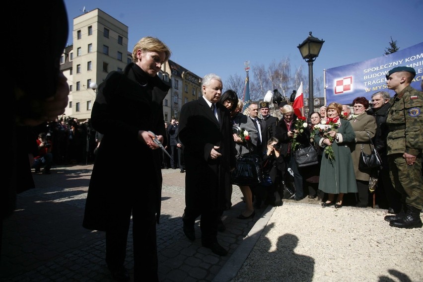 Odsłonięcie pomnika smoleńskiego w Mysłowicach z udziałem...