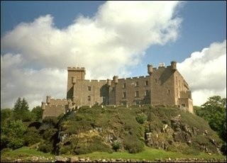 Zamek Dunvegan na wyspie Skye &#8211; siedziba rodu MacLeod.
