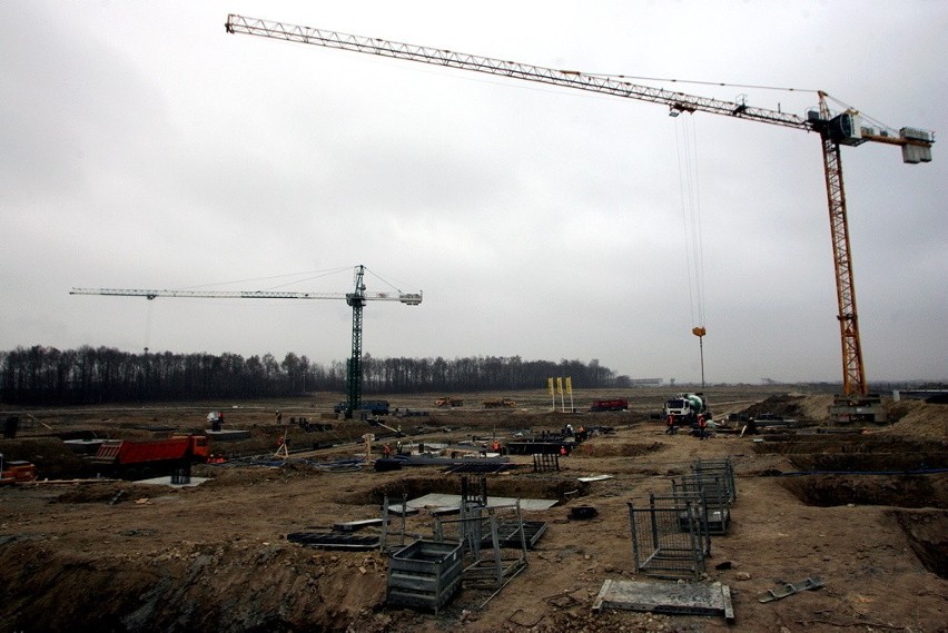 Jak się buduje terminal lotniska w Świdniku? Zobacz ZDJĘCIA