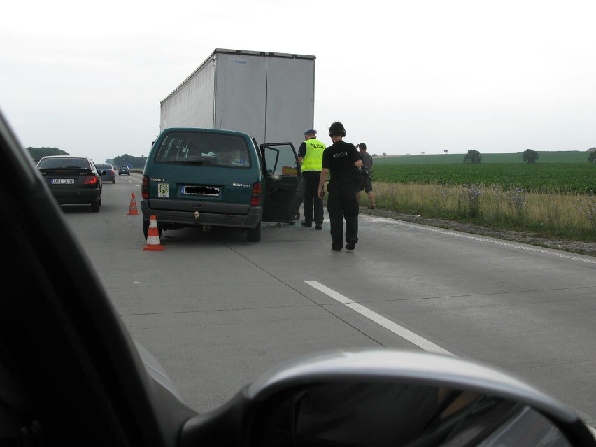 Wypadek na autostradzie A4 za Kątami Wrocławskimi (ZDJĘCIA)