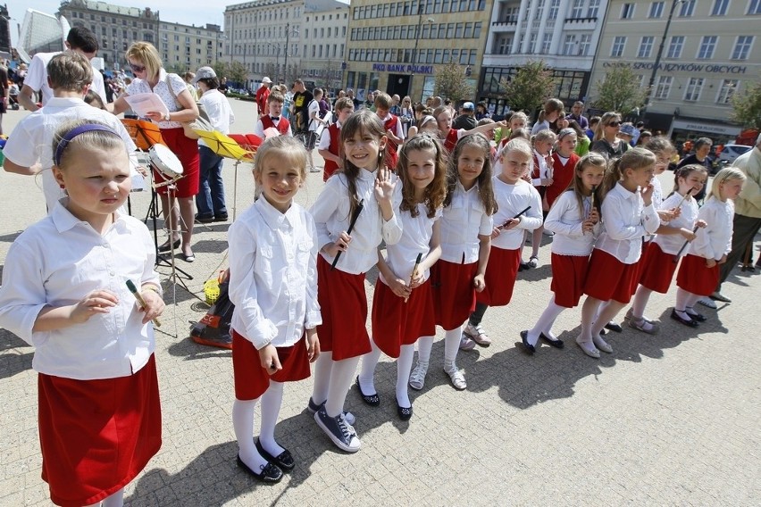 Na poznańskim Placu Wolności rozpoczął się Dzień Europy....