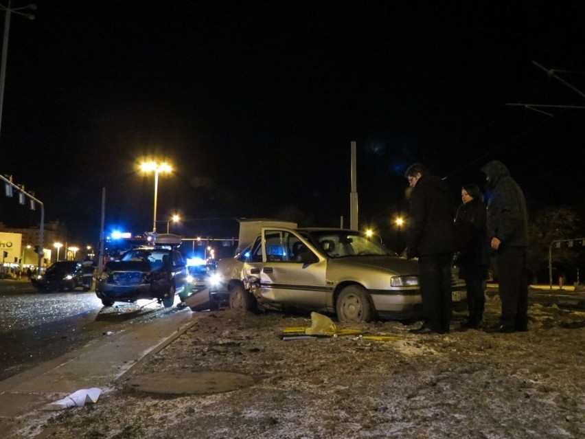 Wrocław: Groźny wypadek koło Astry (ZDJĘCIA)