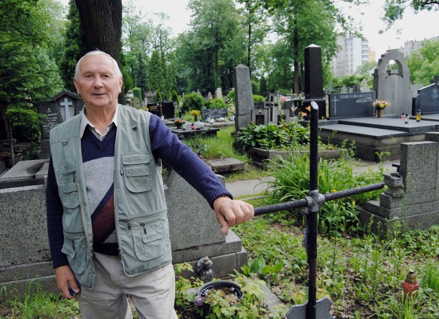 Stanisław Jurczak z Chrzanowa liczy, że policja szybko złapie cmentarne hieny