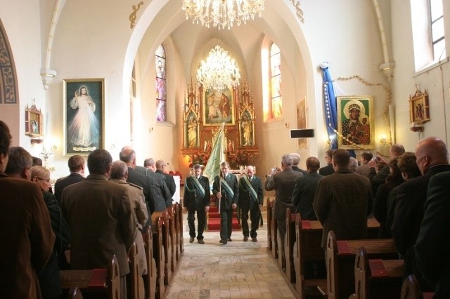 Msza św. odbyła się w kościele Jana Chrzciciela w Pawłowicach. Odprawił ją biskup Gerard Bernacki