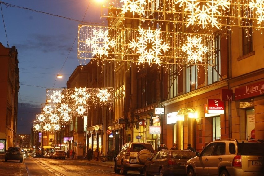 Wrocław już się świeci. W centrum zrobiło się świątecznie (ZDJĘCIA)