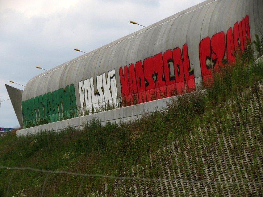 Nowe rysunki na wrocławskich murach - kibice przypominają o mistrzostwie Śląska