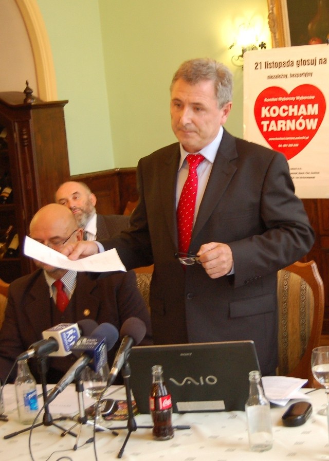 Stefan Michał Dembowski notarialnie zadeklarował, że jako prezydent zrezygnuje ze swojego  wynagrodzenia