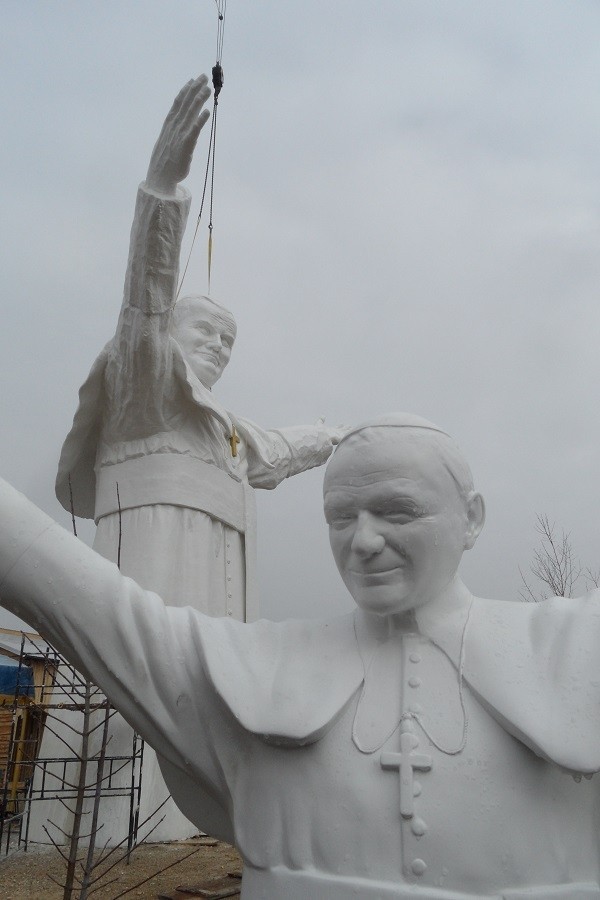 Częstochowa: Statua Jana Pawła II stanie jednak przodem do miasta [ZDJĘCIA]