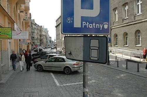 Wojewódzki Sąd Administracyjny w Poznaniu unieważnił w czwartek zawyżone stawki za parkowanie w strefie B i C