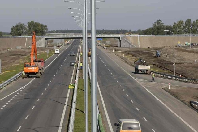 Od sierpnia 2006 r. do października 2011 r. na odcinek A1 z Trójmiasta do Torunia trafiło ponad 90 tys. ton asfaltów wyprodukowanych przez Lotos