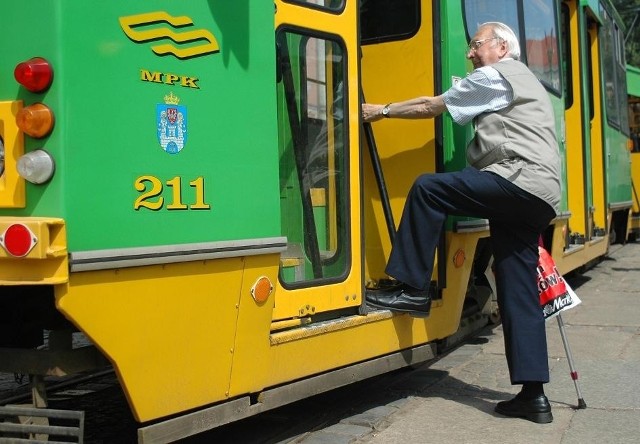 Herb Poznania zostaje na tramwajach i autobusach