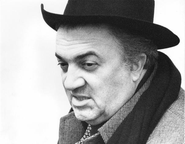Fellini dużo rysował, w tym także własne autoportrety. W...