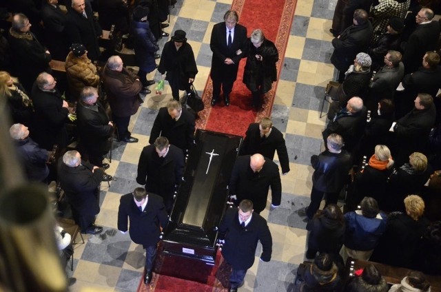 Ostatnie pożegnanie Henryka Kulczyka w Katedrze Poznańskiej. Biznesmen pochowany został na Cmentarzu Jeżyckim.