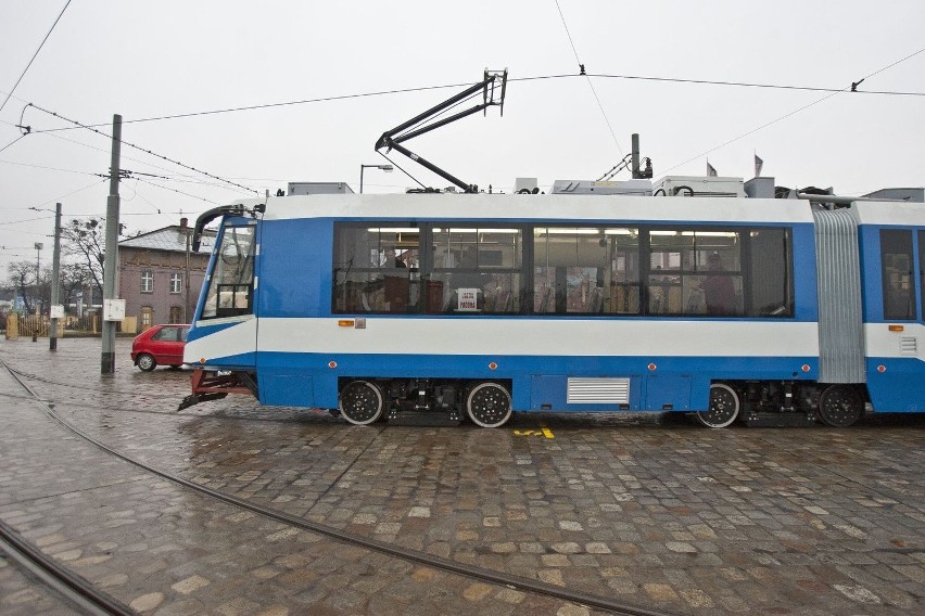 We Wrocławiu powstał najdłuższy tramwaj w Polsce (ZDJĘCIA, FILM)