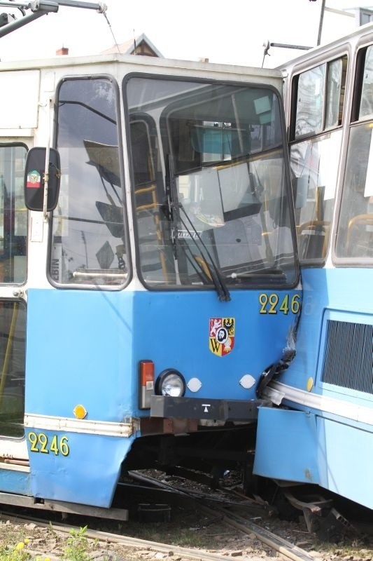 Wrocław: Zderzenie tramwajów na Żmigrodzkiej (ZDJĘCIA)