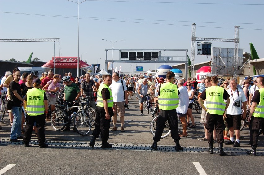 Awantura na obwodnicy - wrocławianie nie mogli wejść na most