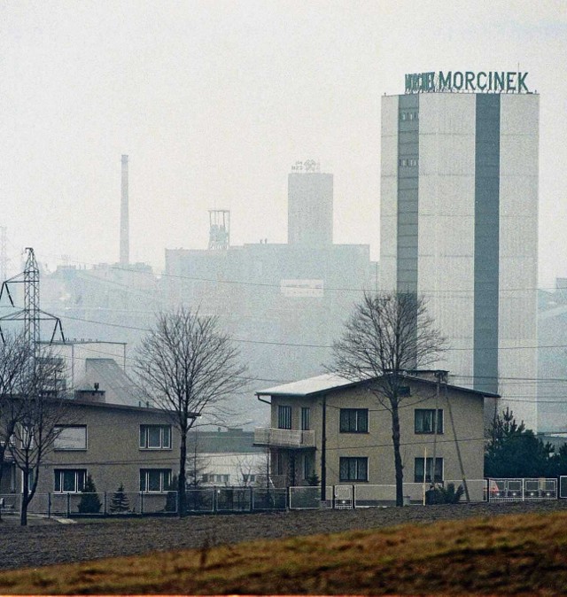 Widok z dawnego szybu kopalni Morcinek na czeskie kopalnie