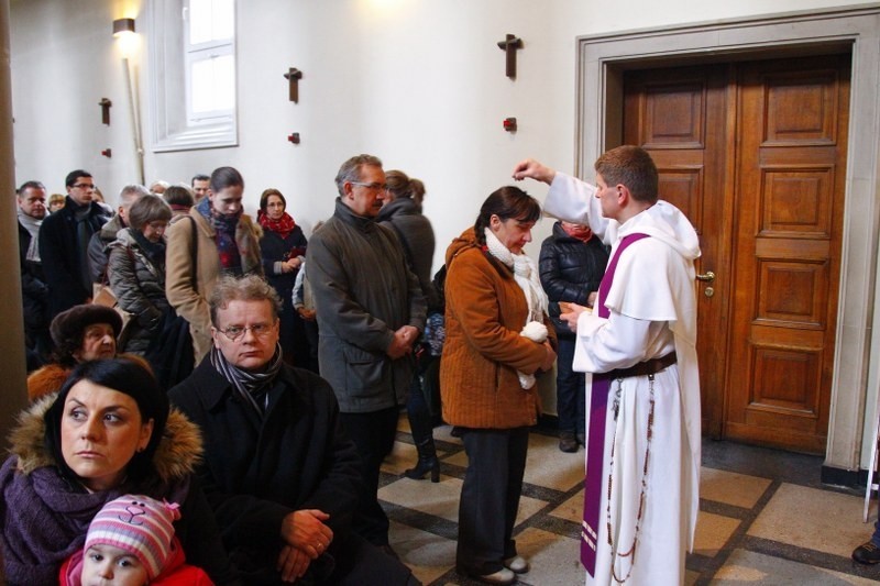 Środa Popielcowa w kościele Dominikanów w Poznaniu (kościół...
