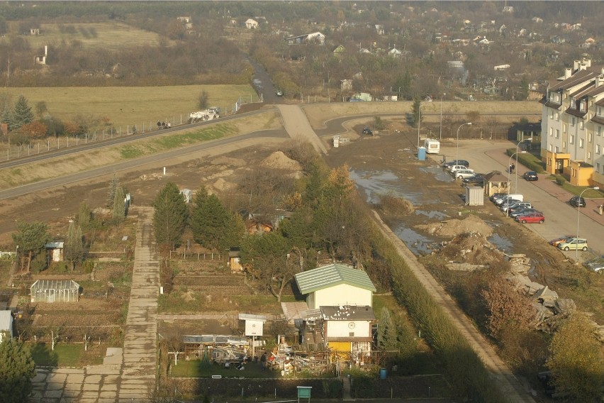 Wrocław: Na Kozanowie zbudowali wał, ale zniszczyli drogi