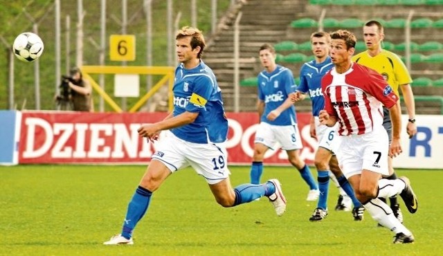 W sierpniu Cracovia nieoczekiwanie pokonała Lecha 1:0, a bramkę wypracował Radosław Matusiak (nr 7)