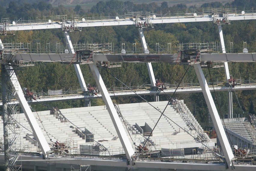 Stadion Śląski bez &quot;krokodyli&quot;. Czeka na nowy dach [ZDJĘCIA]