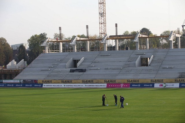 14 września 2012 r. Minęła pierwsza rocznica rozpoczęcia przebudowy stadionu Górnika Zabrze. Pierwsza łopata została wbita dokładnie 14 września 2011 r. o godz. 12.CZYTAJ WIĘCEJ