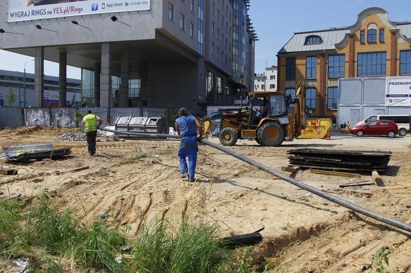 Rozpoczęło się porządkowanie placu, na którym ma powstać...