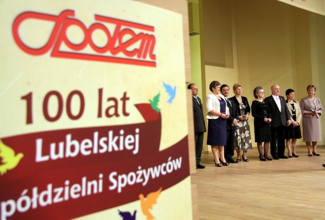 100 lat LSS Społem: Gratulacje, prezenty i odznaczenia