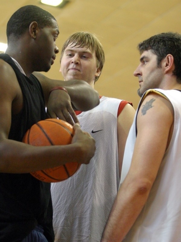 Wrocław 16-02-2005. Trening koszykarzy Deichmann Śląska...