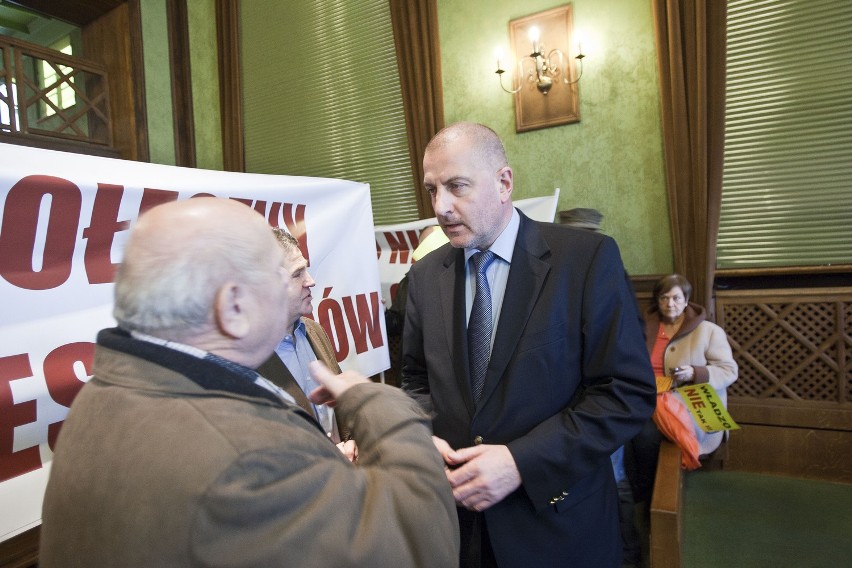 Protest przeciw podwyżkom cen śmieci (ZDJĘCIA)