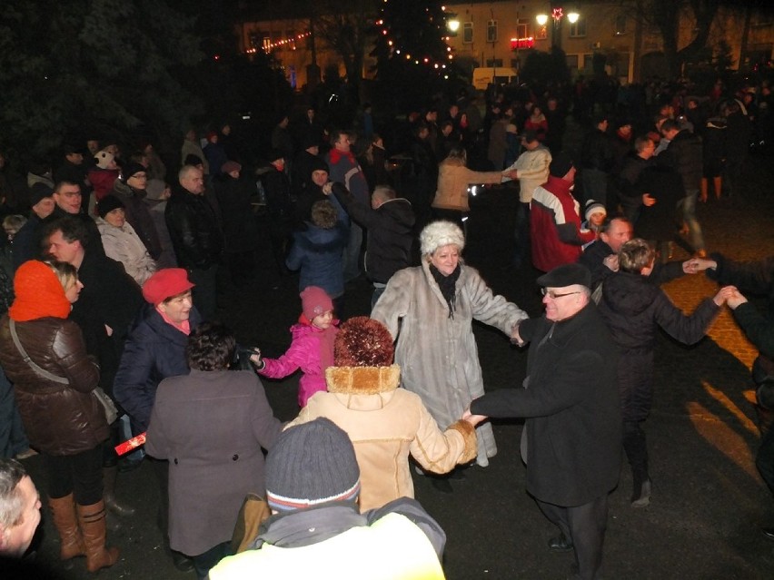 Sylwestrowa zabawa pod chmurką w Lututowie