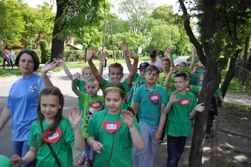 Święto Zespołu Szkół w Starym Polu [ZDJĘCIA]. Spotkanie w "Krainie radości" i zdrowej żywności