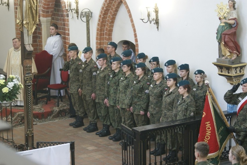 Ślubowanie klas pierwszych w ZSP Bierutów [ZDJĘCIA]