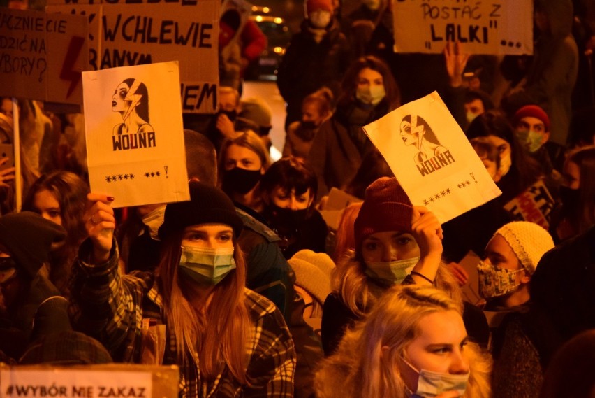 Strajk Kobiet w Gdyni 29.10.2020. Centrum miasta stanęło, a samochodowy protest zablokował zachodnie dzielnice 