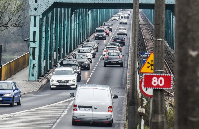 Niemal co trzecie auto zmierzające rano do Bydgoszczy od strony Strzyżawy miało rejestrację CT.