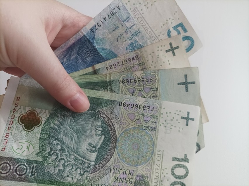 Limit gotówki z bankomatu Mbank - 10 tysięcy złotych. Jest...