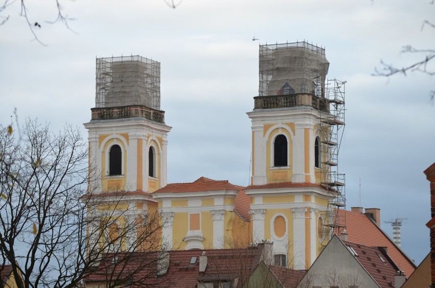 Głogów: Kościelne wieże będą mieć hełmy na Boże Narodzenie