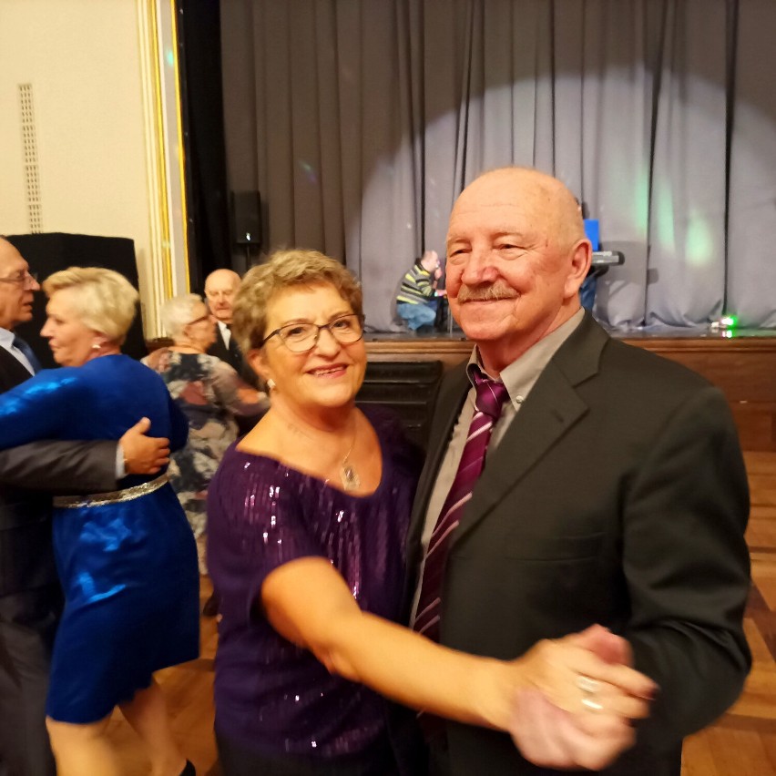 „Tango milonga, tango mych marzeń i snów” – romantycznie i dowcipnie  na Andrzejkach u seniorów