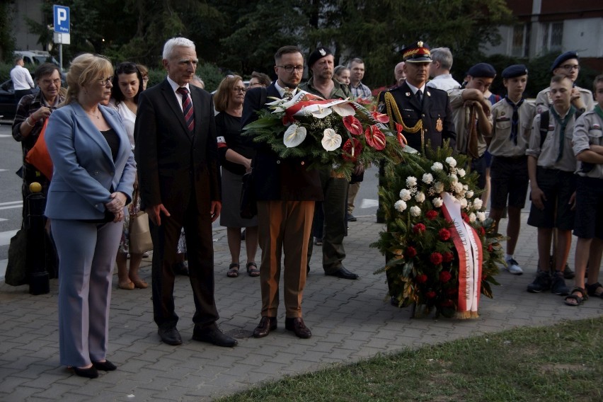 Kaliszanie uczcili powstańców warszawskich i oddali hołd ofiarom II wojny światowej. ZDJĘCIA
