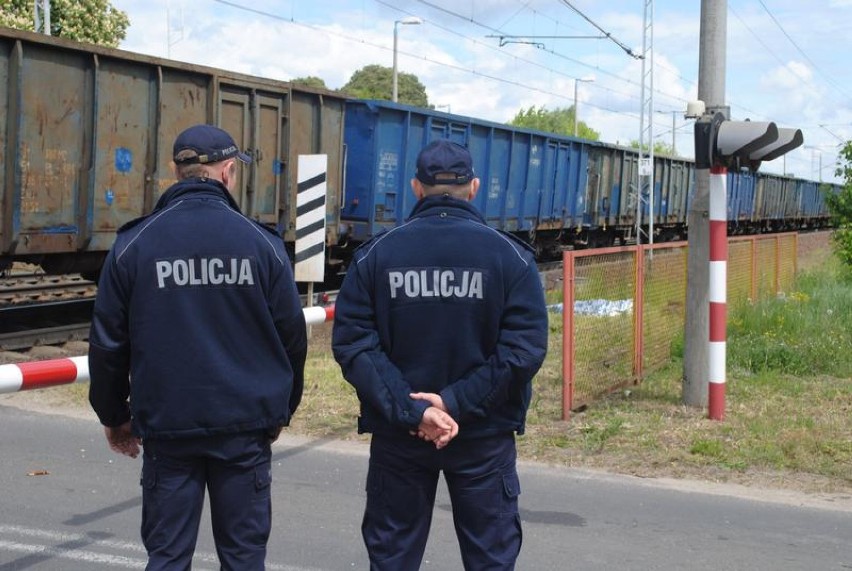 Tragiczny wypadek w Chrośnicy.  Mężczyzna zginął pod pociągiem [ZDJĘCIA]