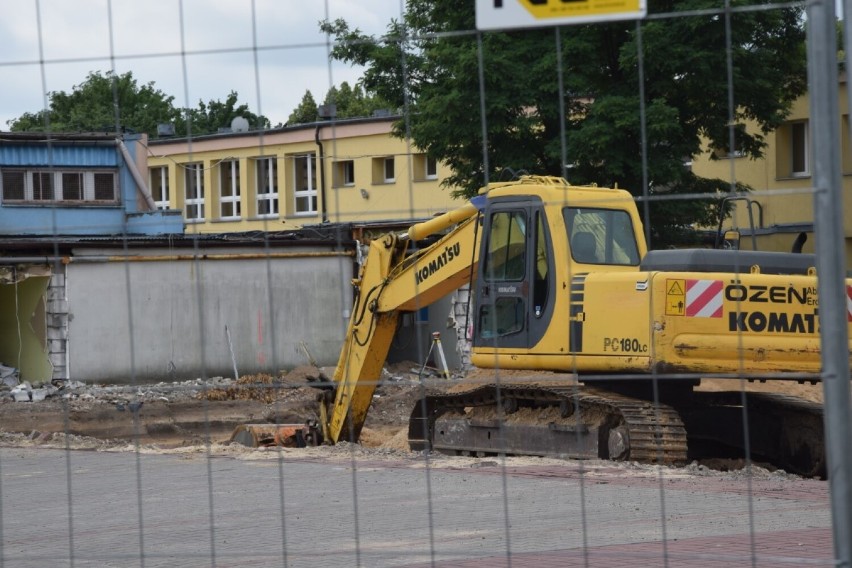 Trwa remont hali sportowej w Wągrowcu. Do kiedy inwestycja zostanie ukończona? 